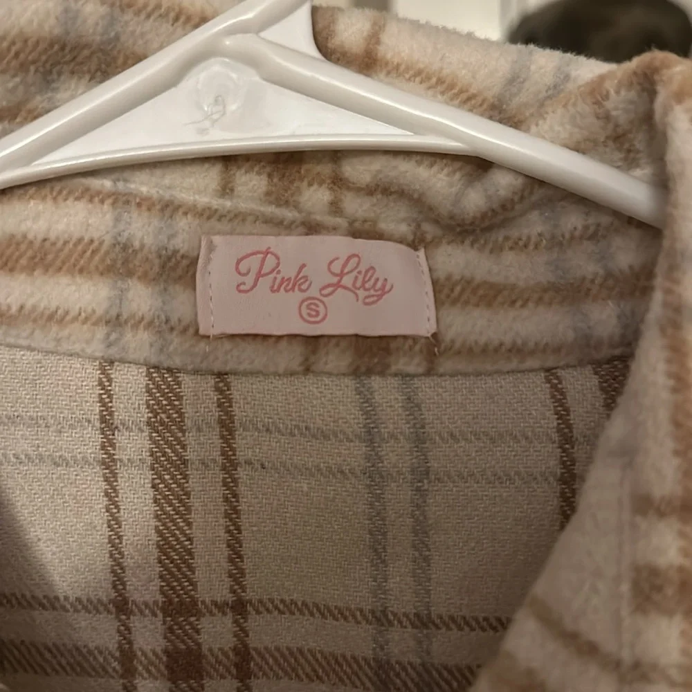 Shacket - Picture 2 of 2